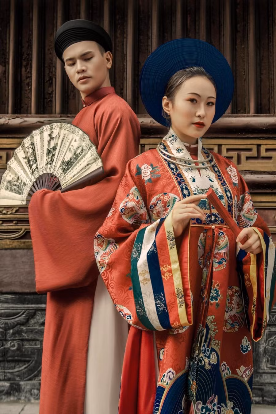 Nhiều ý kiến cho rằng nên tái hiện nguyên hình hay cách tân cổ phục.