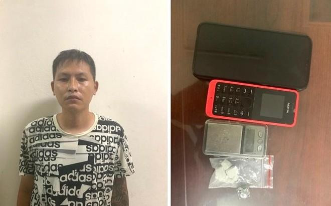 Đối tượng Trần Đức Hiếu cùng tang vật bị Công an phường Phúc Xá phát hiện bắt giữ. Đối tượng Trần Đức Hiếu cùng tang vật bị Công an phường Phúc Xá phát hiện bắt giữ.