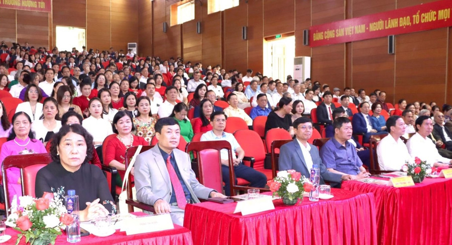 Các đại biểu tham dự lễ kỷ niệm.