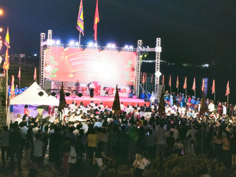 Hòa Bình khai trương Phố đi bộ, tổ chức Lễ hội tôm cá ảnh 4