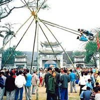 Nhớ ngày xuân đánh đáo, đánh khăng