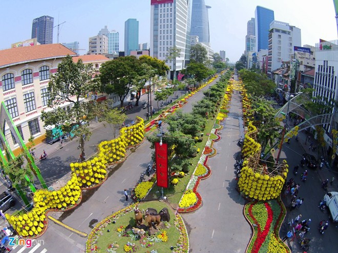 Trả gấp 4 lần, khách không có chỗ gửi xe vào đường hoa