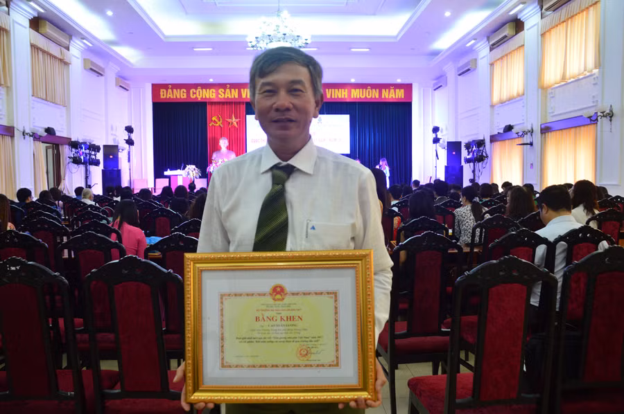 Tác giả Cao Xuân Lương