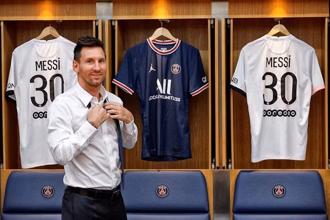 Messi đã trở thành người của PSG nhưng Barca vẫn phải trả anh số tiền lớn về "lòng trung thành".