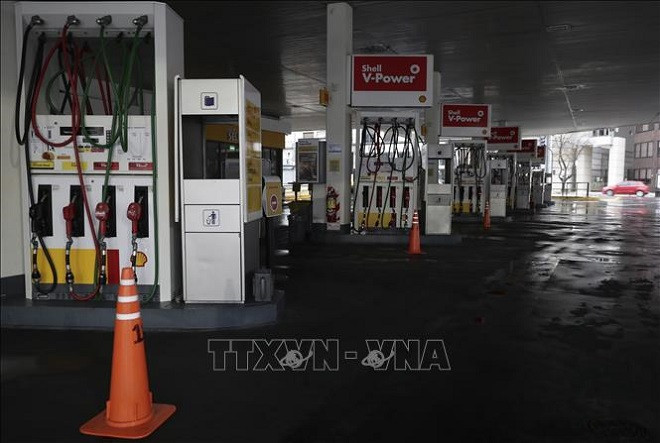 Một trạm xăng tại Argentina phải đóng cửa do sự cố mất điện. Một trạm xăng tại Argentina phải đóng cửa do sự cố mất điện.