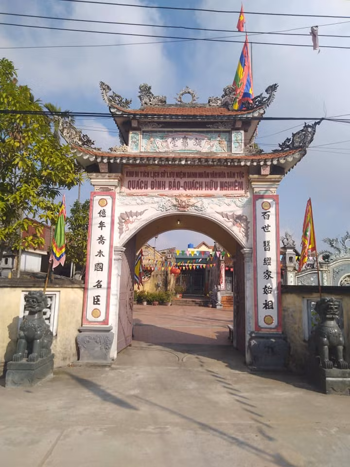 Từ đường họ Quách tại xã Thái Phúc - nơi thờ 2 nhà khoa bảng Quách Đình Bảo và Quách Hữu Nghiêm.