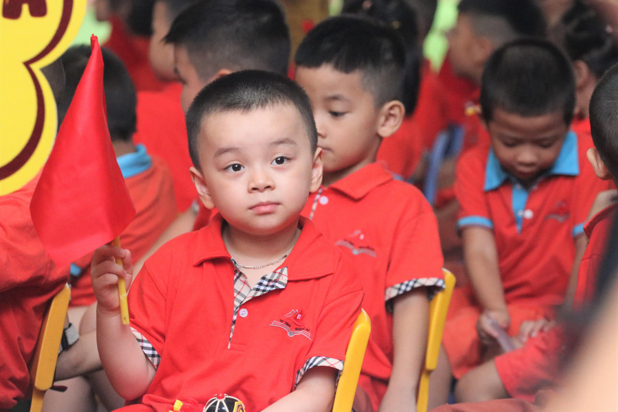 Được tham dự lễ khai giảng ngoài trời là mong muốn của nhiều học sinh sau thời gian bị ảnh hưởng của dịch Covid-19.