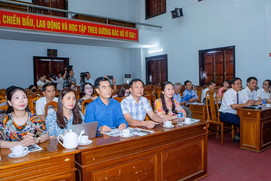 Các đại biểu tham dự tại Lễ phát động cuộc thi. (Ảnh: Vũ Long).