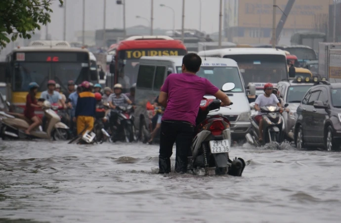 Đêm nay Hà Nội tiếp tục mưa lớn, có ngập lụt hay không?