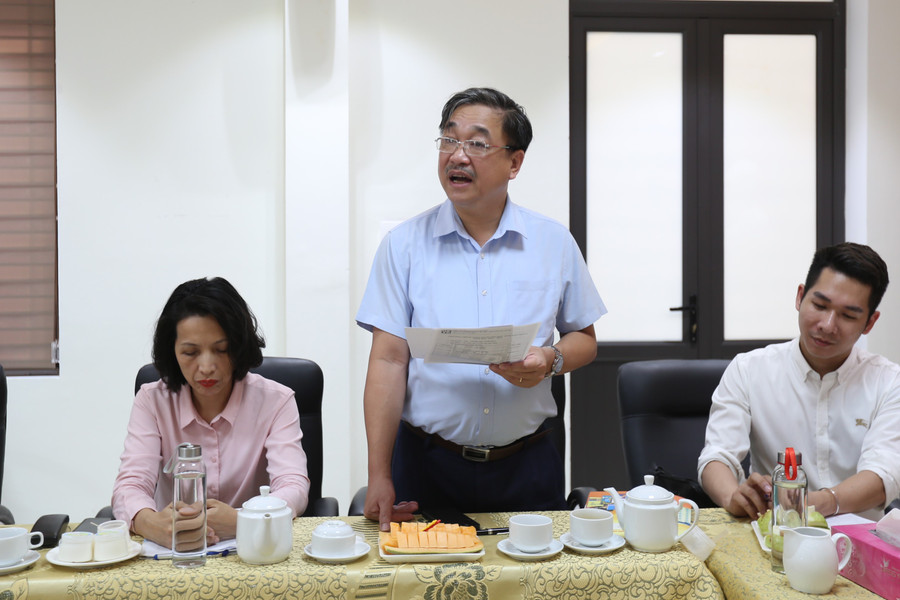 Ông Hoàng Lê Bách - Tổng Giám đốc NXBGDVN phát biểu tại buổi lễ. Ông Hoàng Lê Bách - Tổng Giám đốc NXBGDVN phát biểu tại buổi lễ.