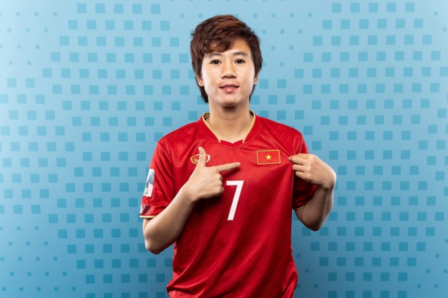 Tuyết Dung muốn nhấn mạnh màu cờ sắc áo của đội tuyển Việt Nam tại sân chơi World Cup.Ảnh: VFF. Tuyết Dung muốn nhấn mạnh màu cờ sắc áo của đội tuyển Việt Nam tại sân chơi World Cup.Ảnh: VFF.