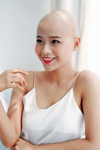 Thủy Tiên được là chính mình và “không che đậy” khi xuất hiện với mái đầu trọc. Thủy Tiên được là chính mình và “không che đậy” khi xuất hiện với mái đầu trọc.