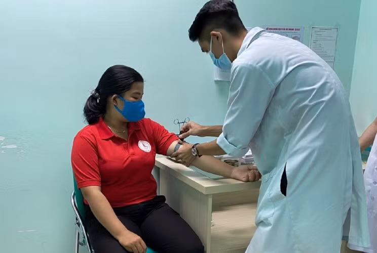 Chỉ mới 19 tuổi nhưng Nguyễn Thị Thảo Nguyên đã 12 lần hiến máu cứu người.