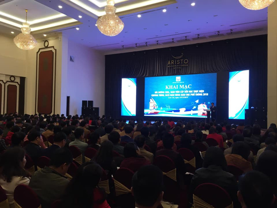 Giám đốc Sở GD&ĐT Lào Cai phát biểu khai mạc tập huấn.