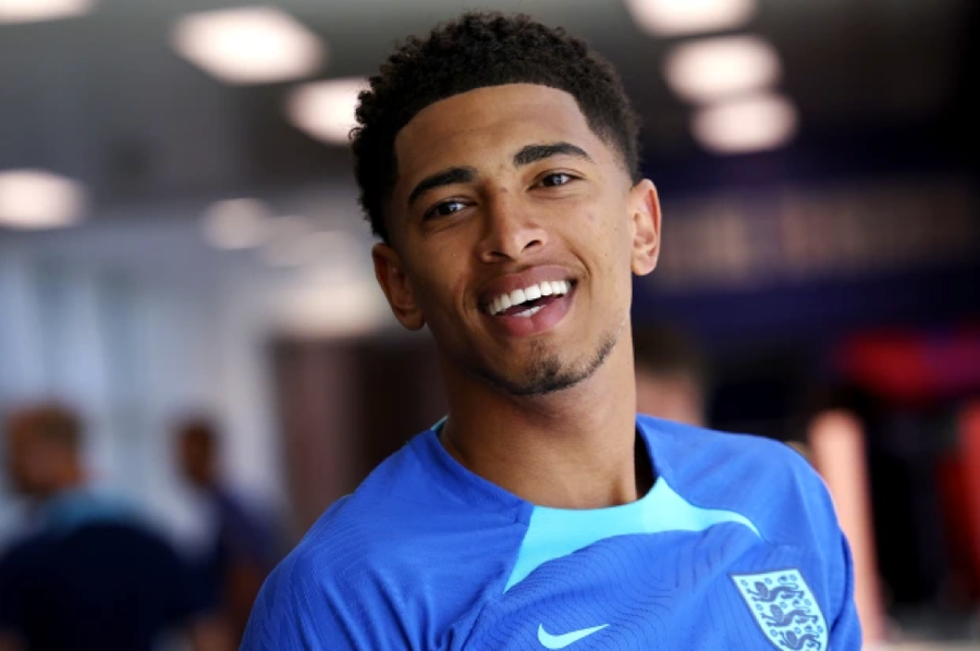 Jude Bellingham trở thành cầu thủ người Anh có phí chuyển nhượng khủng nhất lịch sử. Jude Bellingham trở thành cầu thủ người Anh có phí chuyển nhượng khủng nhất lịch sử.