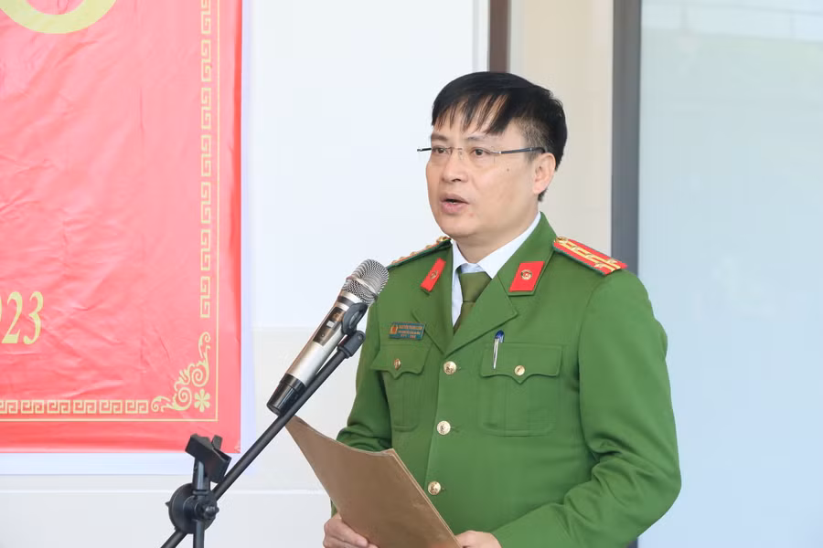 Đại tá Nguyễn Thanh Liêm - Phó Giám đốc Công an tỉnh Hà Tĩnh phát biểu tại lễ bàn giao (Ảnh: Viết Tứ).