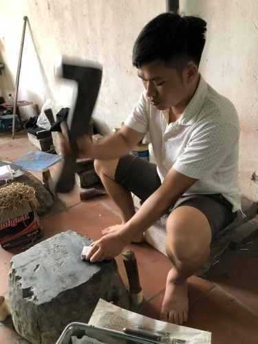 Đập quỳ đòi hỏi kinh nghiệm và sự tập trung cao độ.