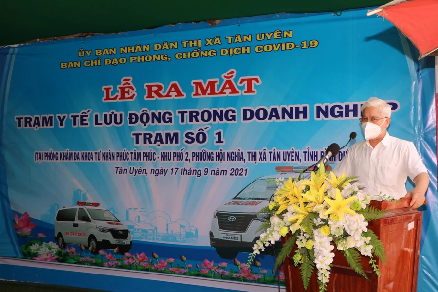 Ông Nguyễn Văn Lợi, Bí thư Tỉnh ủy Bình Dương phát biểu chỉ đạo tại buổi công bố và đưa vào hoạt động Trạm Y tế lưu động trong doanh nghiệp số 1. Ảnh: Báo Bình Dương.