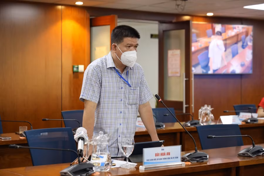 Phó Giám đốc Sở Giao thông Vận tải Bùi Hoà An thông tin về lưu lượng phương tiện giao thông. Ảnh: TTBC TP Hồ Chí Minh.