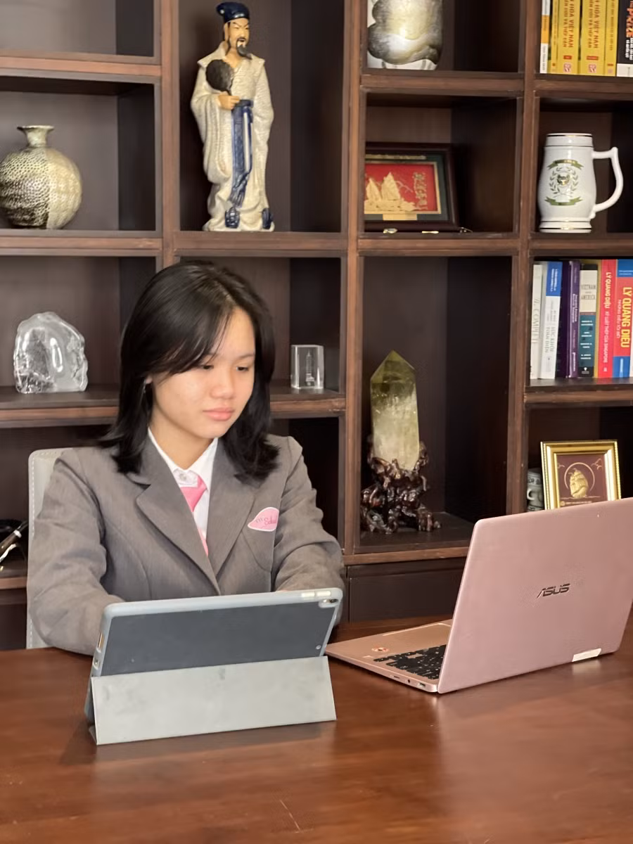 Bảo Khuê đặt nhiều mục tiêu trong năm học tới, như: Hoàn thành chương trình toán IGCSI hệ 1 năm với kết quả tốt nhất, tiếp tục các đề tài nghiên cứu về phát triển bền vững…