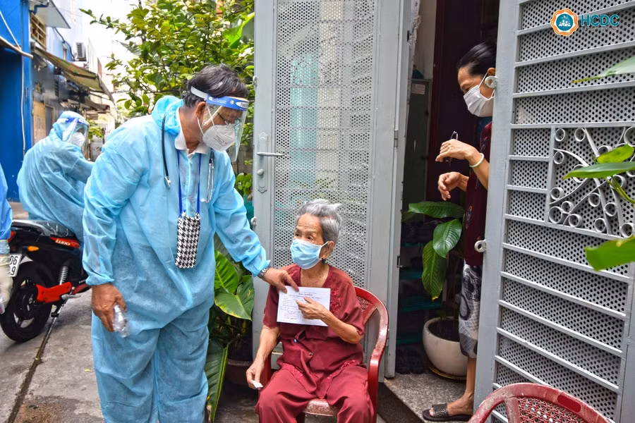 Với hoạt động này, Ban chỉ đạo phòng, chống Covid-19 phường 3 mong muốn sẽ đạt được mục tiêu tiêm chủng vắc xin ngừa Covid-19 cho toàn bộ cư dân trên địa bàn phường, tạo sự an tâm, tin tưởng của nhân dân đối với công tác phòng, chống dịch Covid-19 tại địa phương. Nguồn: HCDC TP Hồ Chí Minh.