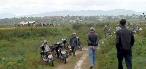 Dùng súng bắn chết em cọc chèo vì nghi bị "chơi ngải"