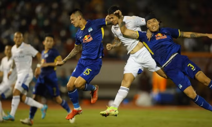 Đại diện Nhật Bản thắng Hoàng Anh Gia Lai nhờ các tình huống cố định.