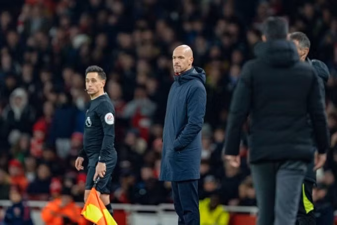 Thuyền trưởng Man Utd thừa nhận học trò yếu tâm lý sau trận thua Arsenal.