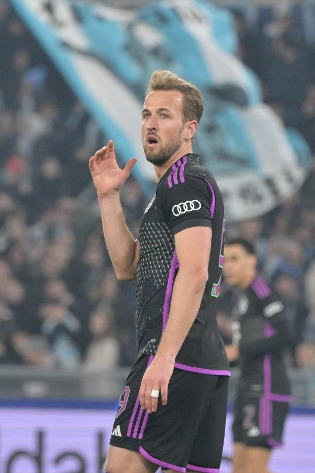 Harry Kane không thể giúp Bayern Munich tránh khỏi trận thua 0-1 trước Lazio. Harry Kane không thể giúp Bayern Munich tránh khỏi trận thua 0-1 trước Lazio.