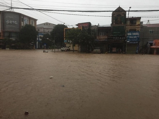 Thái Nguyên sáng 10/9 ngập cục bộ ở nhiều nơi.