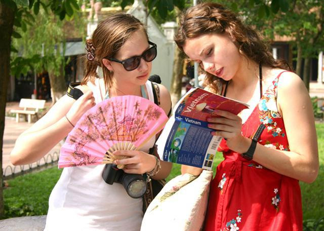 Khách quốc tế đến Việt Nam trong tháng 1 ước tính đạt gần 2 triệu lượt người, cao nhất từ trước đến nay.