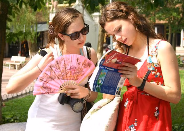 Khách quốc tế đến Việt Nam trong tháng 1 ước tính đạt gần 2 triệu lượt người, cao nhất từ trước đến nay.
