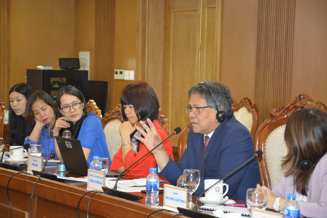 Ông Dato Sri Idris Jala cùng các chuyên gia kinh tế, giáo dục của WB tại buổi tiếp Ông Dato Sri Idris Jala cùng các chuyên gia kinh tế, giáo dục của WB tại buổi tiếp