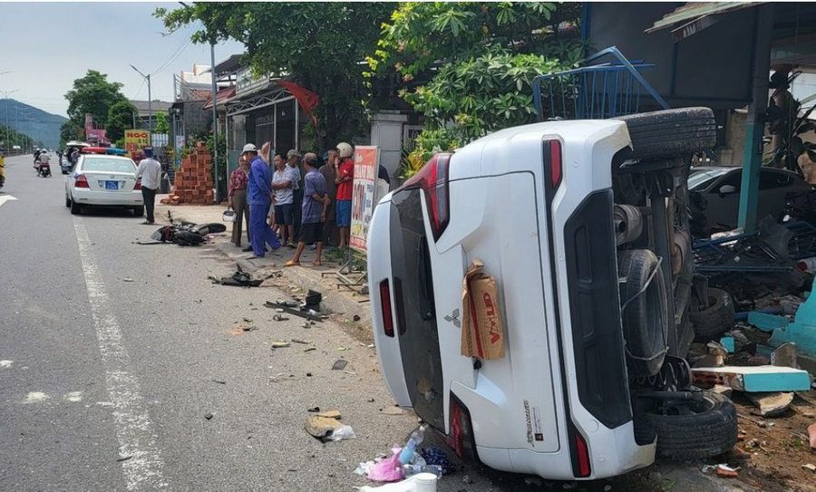 Hiện trường vụ tai nạn. (Ảnh: CĐ)