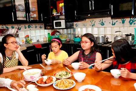Học trò The Voice Kids “náo loạn” nhà Cẩm Ly Hoc tro The Voice Kids “nao loan” nha Cam Ly