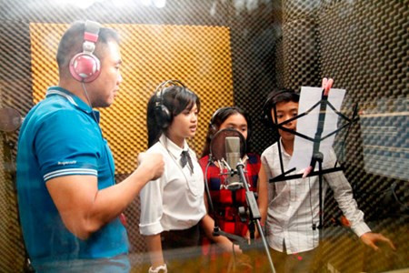 Học trò The Voice Kids “náo loạn” nhà Cẩm Ly Hoc tro The Voice Kids “nao loan” nha Cam Ly
