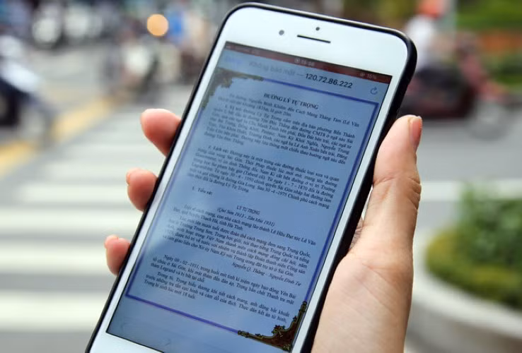 Truy xuất thông tin một tên đường bằng điện thoại.