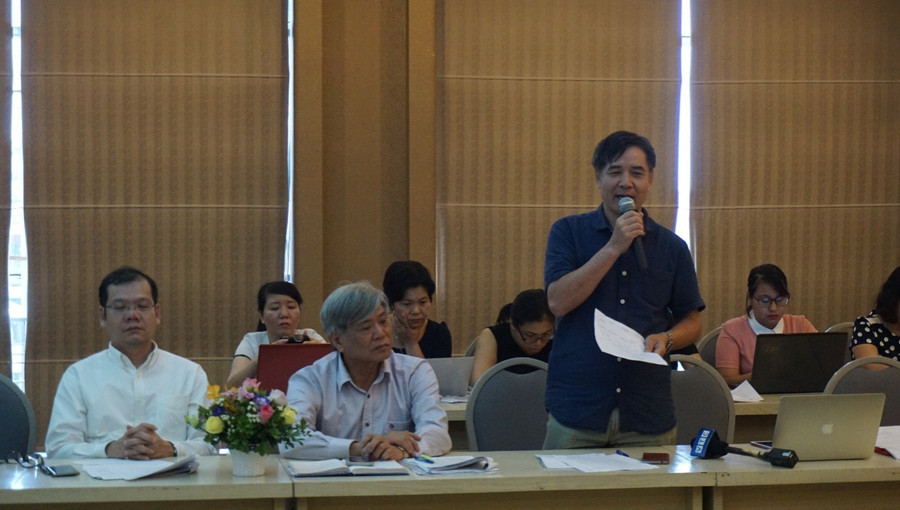 Ông Lê Trường Tùng, Hiệu trưởng trường ĐH FPT chia sẻ tại Hội thảo Ông Lê Trường Tùng, Hiệu trưởng trường ĐH FPT chia sẻ tại Hội thảo