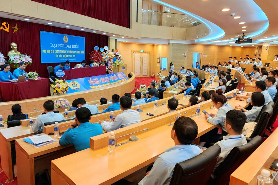 Mục tiêu nhiệm kỳ tới của Công đoàn FHS phấn đấu 100% công nhân lao động được ký kết hợp đồng lao động chính thức tại doanh nghiệp tự nguyện tham gia tổ chức công đoàn... (Ảnh: PV).