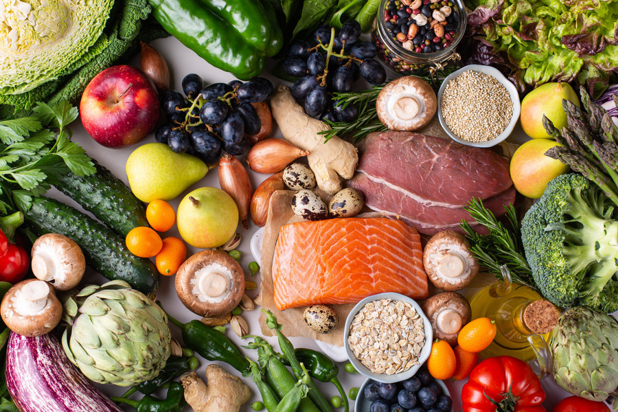 Chế độ ăn Địa Trung Hải chủ yếu dựa vào thực vật và sử dụng protein từ cá, gia cầm. Chế độ ăn Địa Trung Hải chủ yếu dựa vào thực vật và sử dụng protein từ cá, gia cầm.