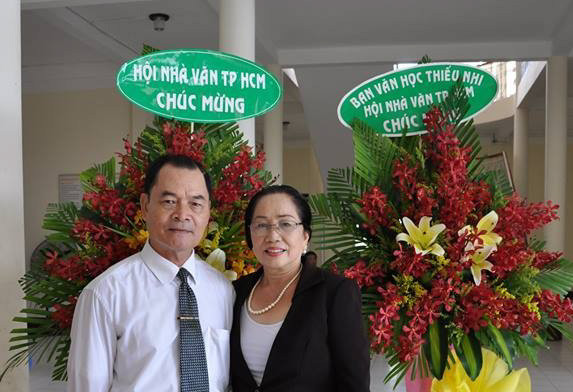 Vợ chồng nhà thơ Ngọc Khương. Vợ chồng nhà thơ Ngọc Khương.