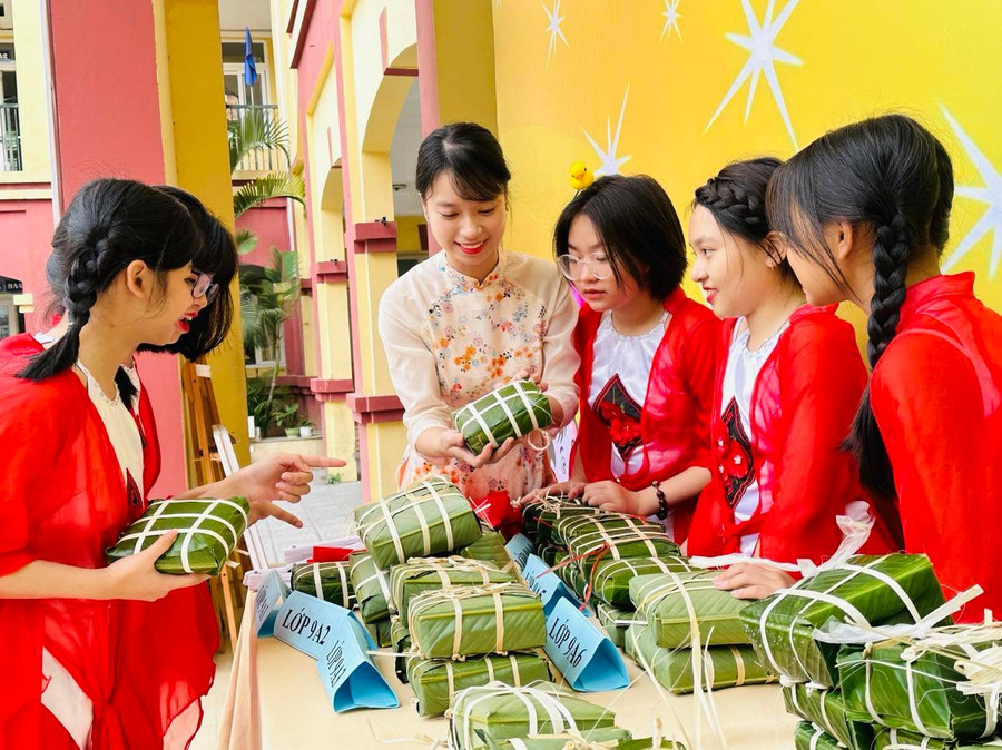 Giúp học sinh tìm hiểu về truyền thống Tết qua bánh chưng.