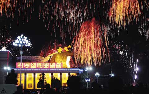 Thế giới “choáng” với màn pháo hoa của Triều Tiên