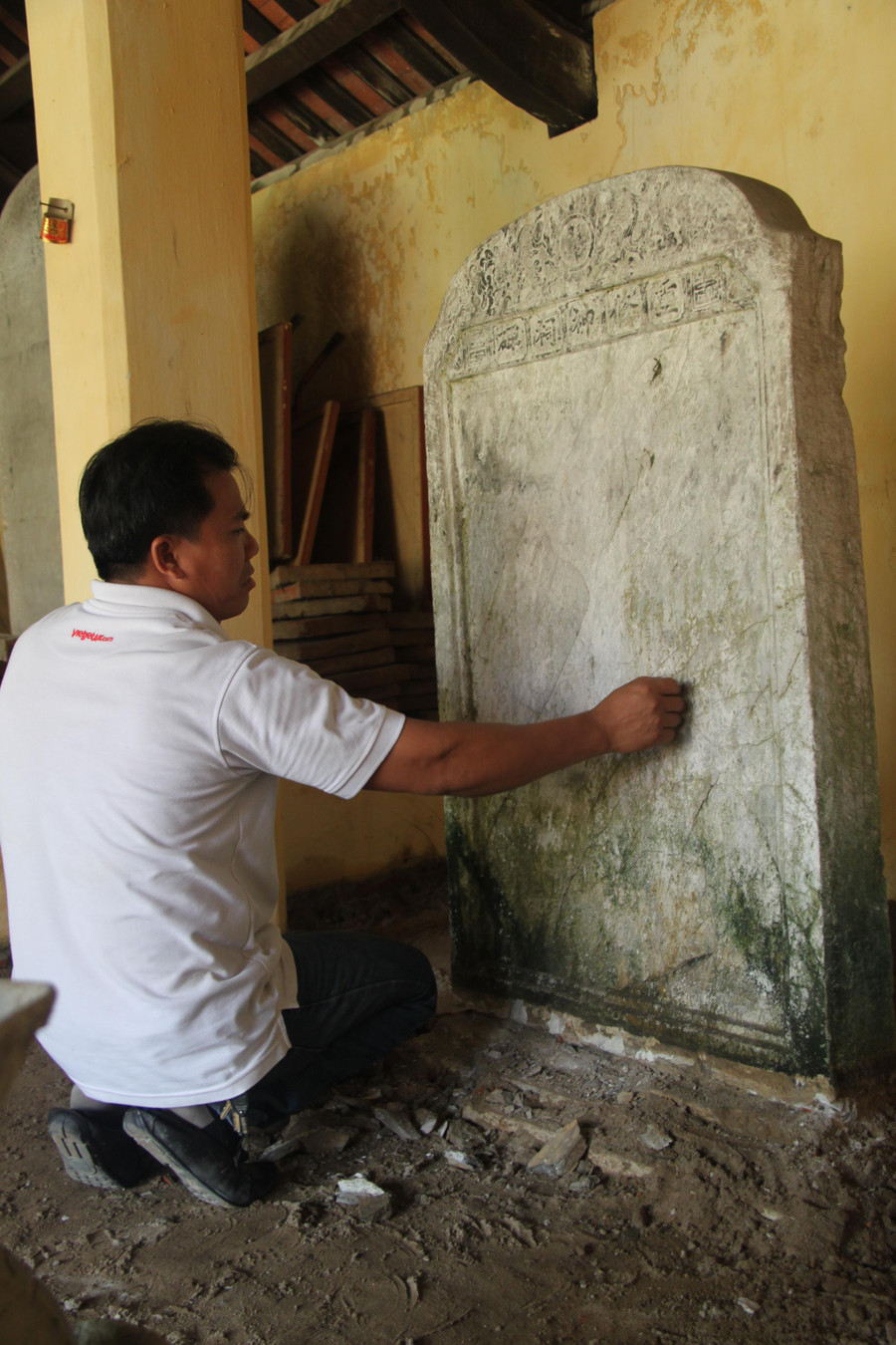 Bia đá ghi danh tiến sĩ làng Đông Ngạc. Bia đá ghi danh tiến sĩ làng Đông Ngạc.