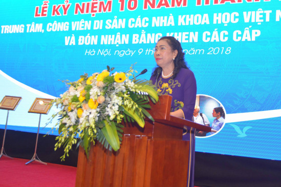 Bà Đặng Thị Bích Liên - Thứ trưởng Bộ Văn hoá - Thể thao và Du lịch phát biểu tại buổi lễ Bà Đặng Thị Bích Liên - Thứ trưởng Bộ Văn hoá - Thể thao và Du lịch phát biểu tại buổi lễ