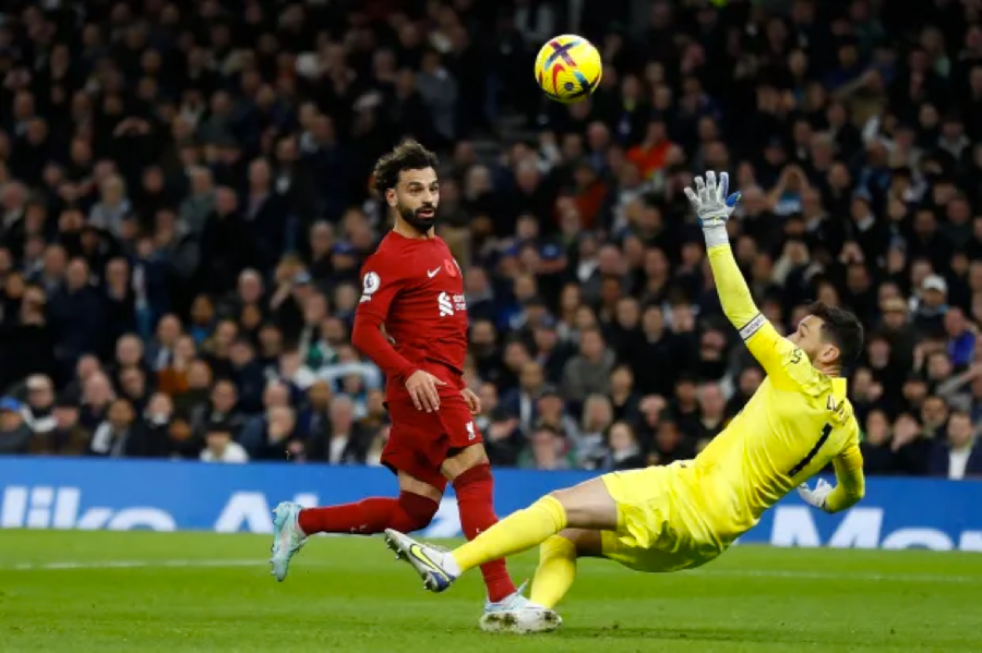 Salah ghi cú đúp giúp Liverpool có chiến thắng đầu tiên trên sân khách tại Ngoại hạng Anh mùa này. Salah ghi cú đúp giúp Liverpool có chiến thắng đầu tiên trên sân khách tại Ngoại hạng Anh mùa này.