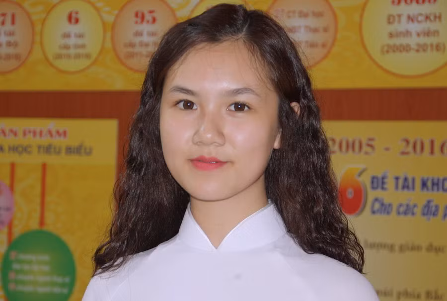 Chính các thầy giáo, các cô giáo là người thắp sáng trong em ngọn lửa với nghề “trồng người - Nguyễn Minh Anh chia sẻ