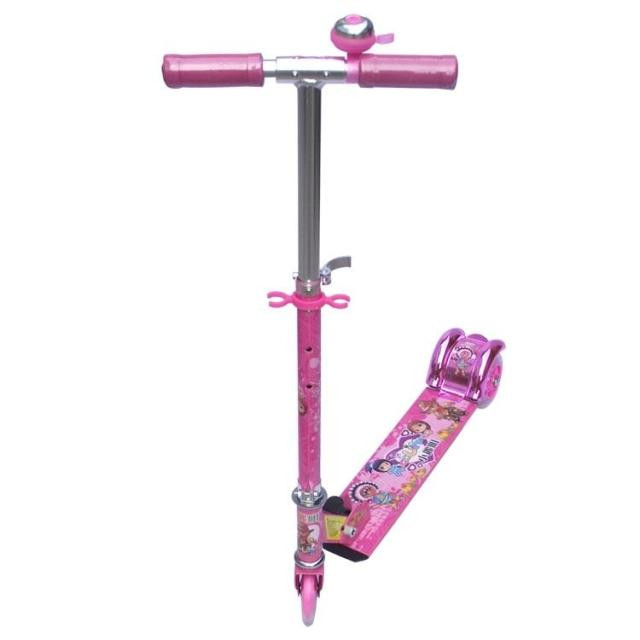 Bé trai đứt gân gót chân vì bị xe trượt scooter đâm