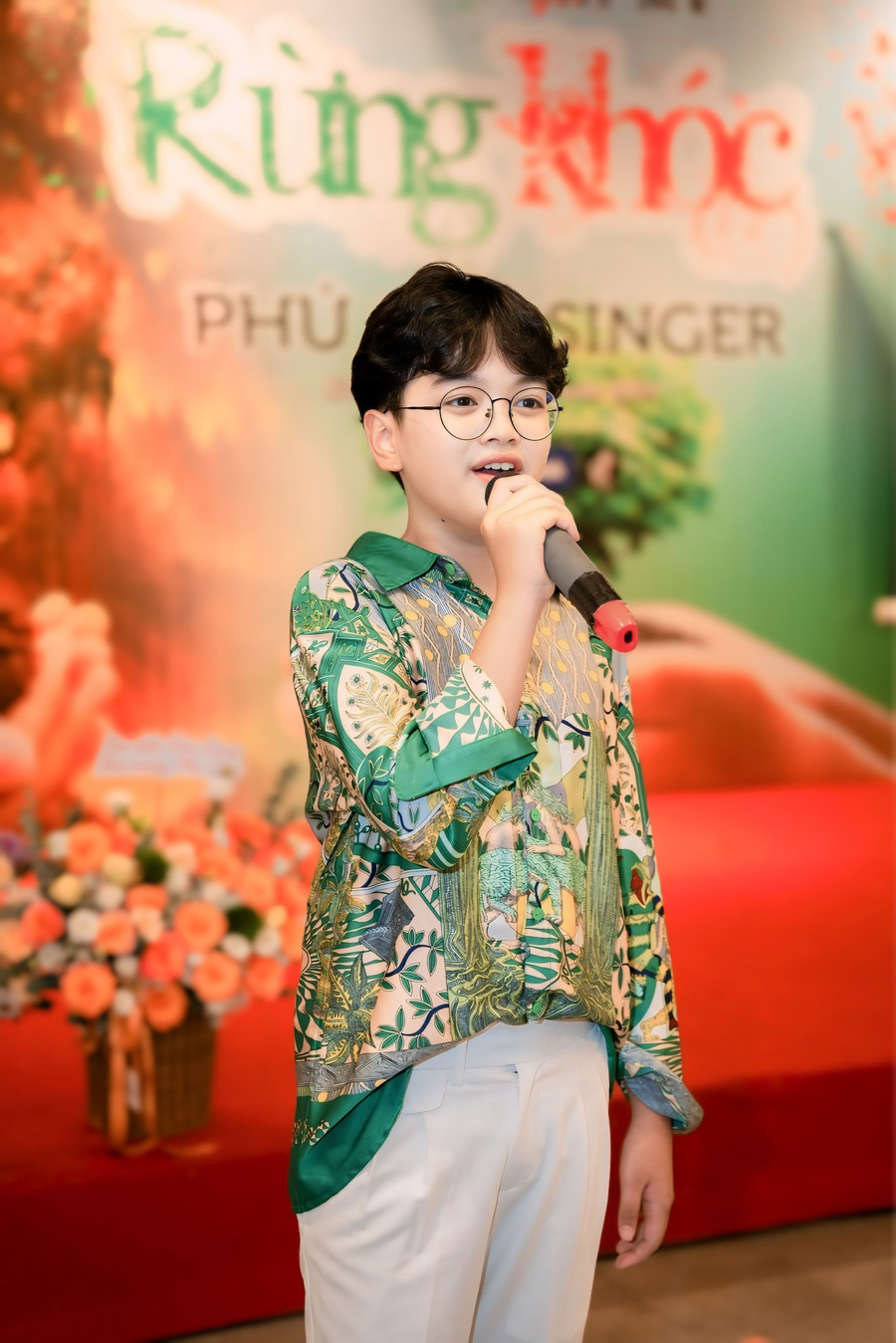 Phú Quý trong buổi ra mắt MV đầu tay &apos;Rừng khóc&apos;. Ảnh: NVCC