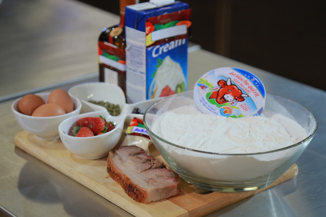 Thí sinh MasterChef sáng tạo món tráng miệng từ thịt heo quay và phô mai ảnh 1 Thí sinh MasterChef sáng tạo món tráng miệng từ thịt heo quay và phô mai ảnh 1